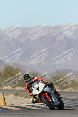 media/Dec-04-2025-Racers Edge (Thu) [[5ebc9f124d]]/3-B Group/1-Session 1 (Turn 7)/